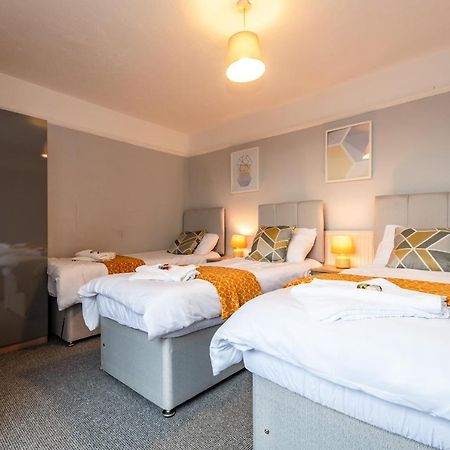 Best Price! Perfect Gunwharf Accommodation - 5 Single Beds Or Kingsize Free Parking Портсмут Екстер'єр фото