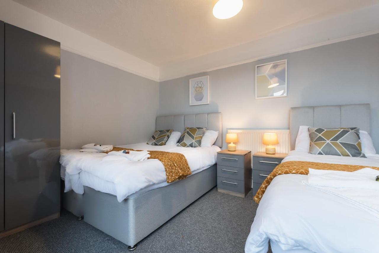 Best Price! Perfect Gunwharf Accommodation - 5 Single Beds Or Kingsize Free Parking Портсмут Екстер'єр фото